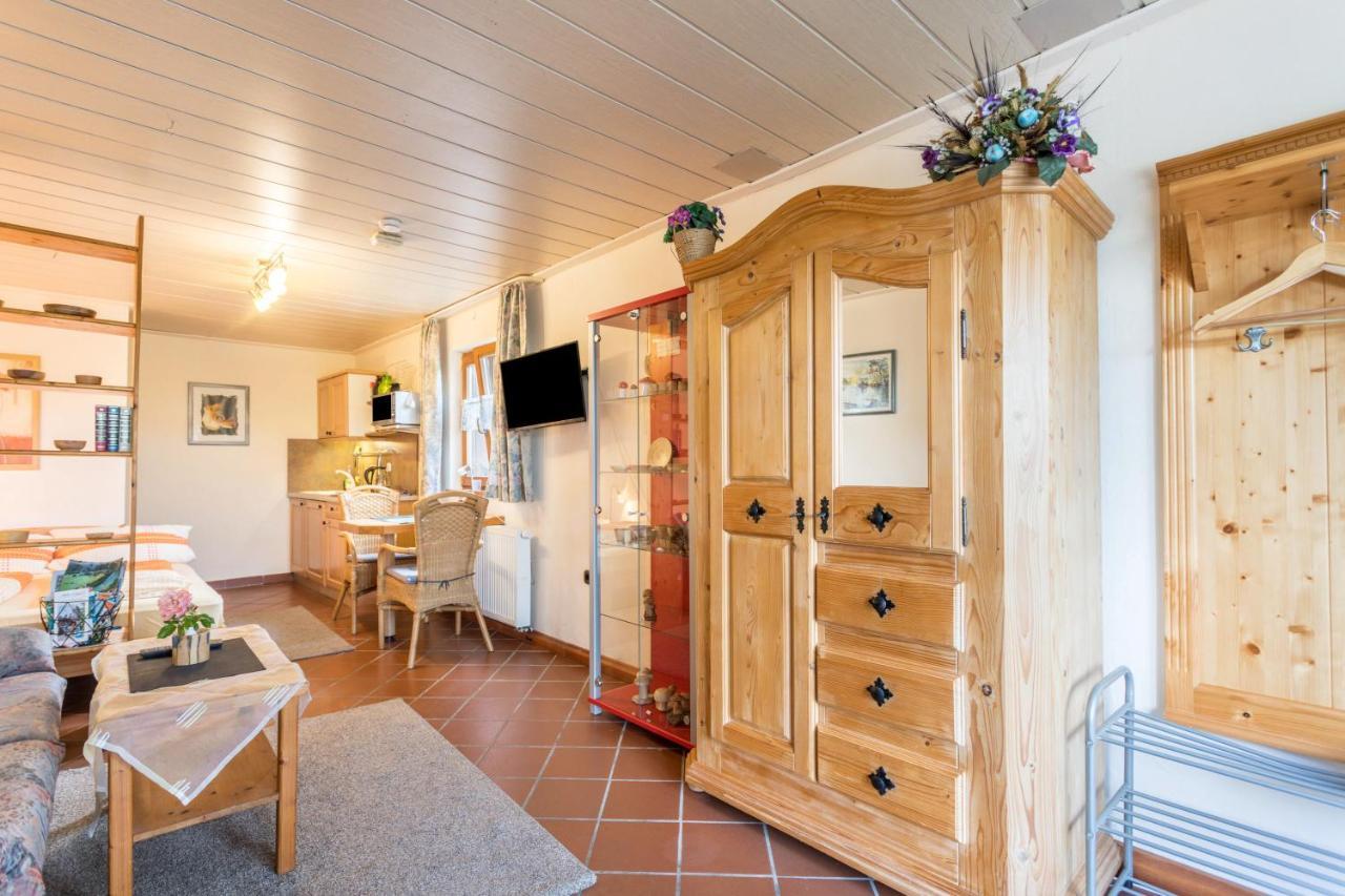 Haus Rosi Und Werner Lägenhet Emmerting Exteriör bild