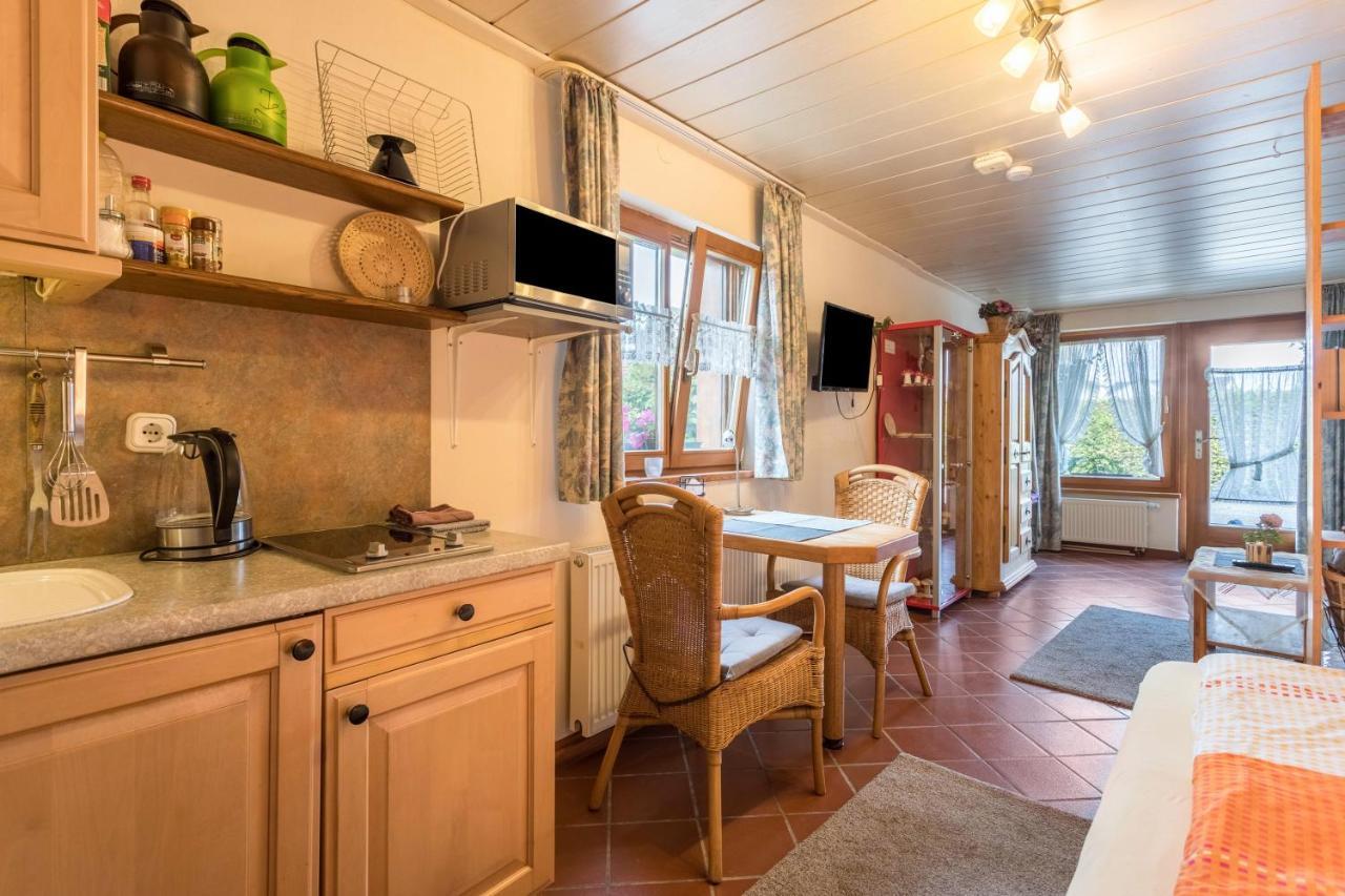 Haus Rosi Und Werner Lägenhet Emmerting Exteriör bild